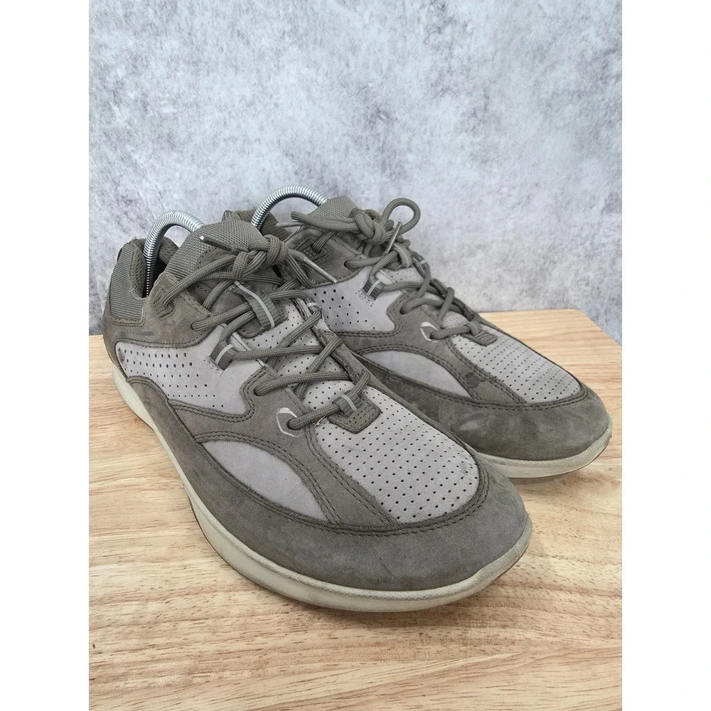 ECCO Exceed Sneakers Mens 9 - 9.5 Gray Nubuck Walking Casual Shoes 870074 56651